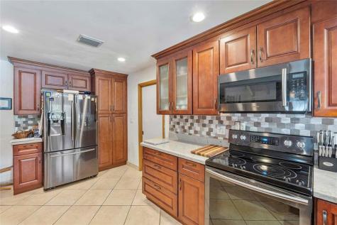 1678 NW 36th Court Oakland Park FL 33309
