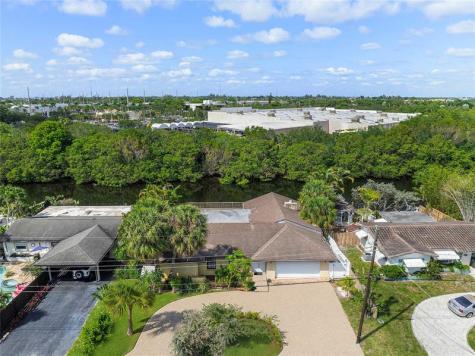 1678 NW 36th Court Oakland Park FL 33309