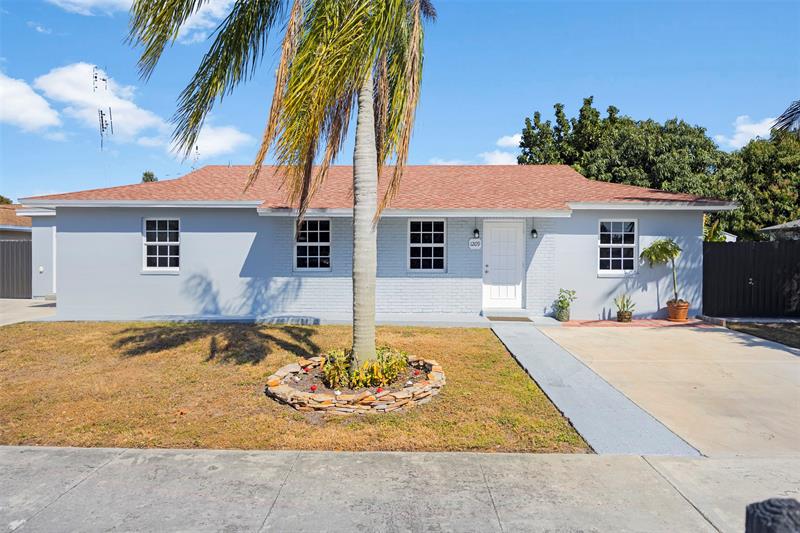 1209 W Broward Street Lantana FL 33462