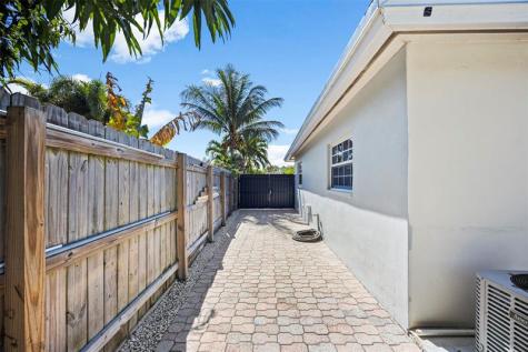 1209 W Broward Street Lantana FL 33462