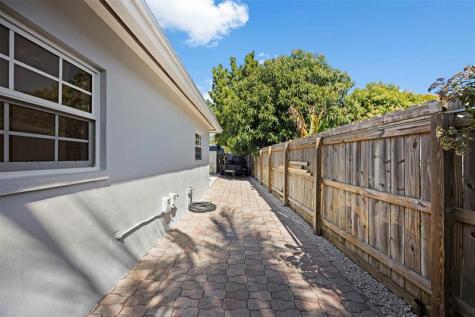 1209 W Broward Street Lantana FL 33462