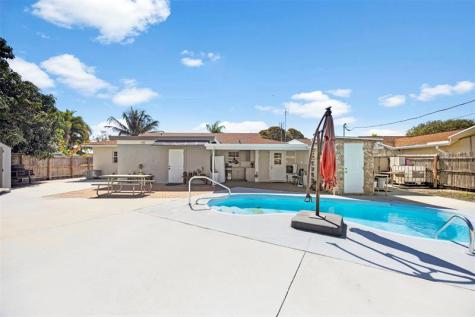 1209 W Broward Street Lantana FL 33462
