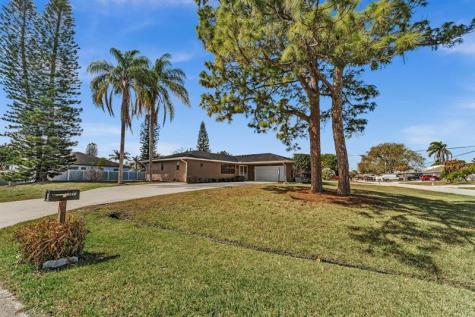 2002 SE Aneci Street Port St Lucie FL 34984