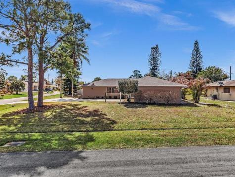 2002 SE Aneci Street Port St Lucie FL 34984