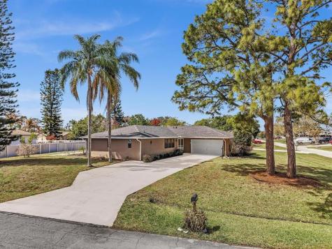2002 SE Aneci Street Port St Lucie FL 34984