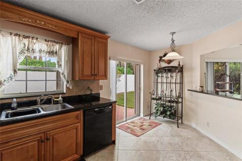 9815 NW 5th Place Plantation FL 33324