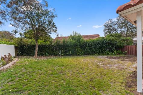 9815 NW 5th Place Plantation FL 33324