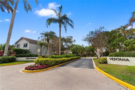 9815 NW 5th Place Plantation FL 33324
