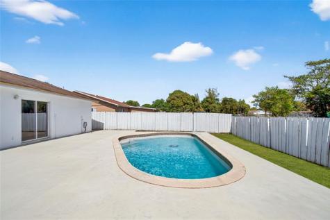 405 SW 78th Terrace North Lauderdale FL 33068