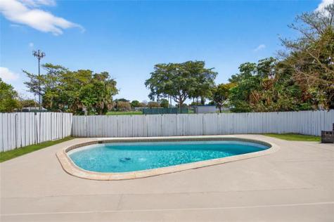405 SW 78th Terrace North Lauderdale FL 33068