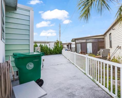 8517 SW 16th Place Davie FL 33324