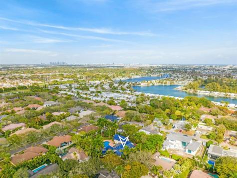 5720 SW 33rd Terrace Hollywood FL 33312