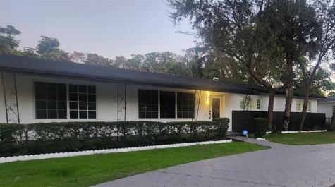 14715 N Spur Drive Miami FL 33161