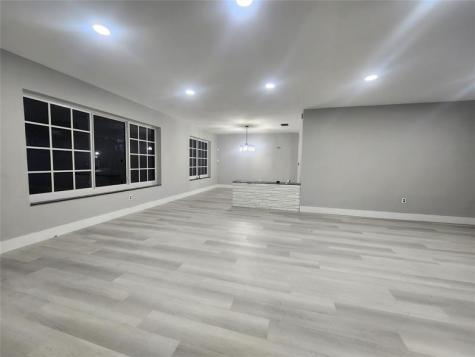 14715 N Spur Drive Miami FL 33161