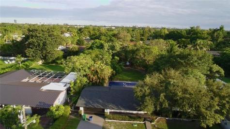 14715 N Spur Drive Miami FL 33161
