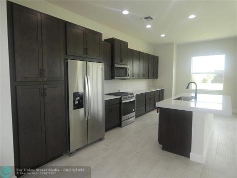 13957 Prickley Cone Cove Westlake FL 33470