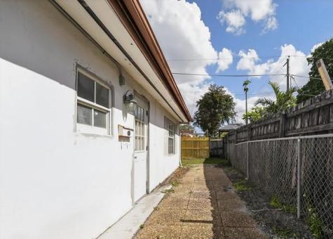 22164 SW 65th Terrace Boca Raton FL 33428