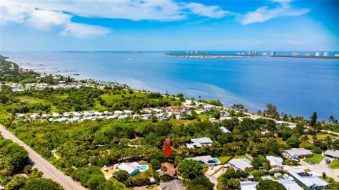 4646 NE Dudley Circle Jensen Beach FL 34957