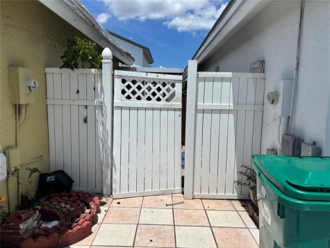 18476 NW 52nd Path Miami Gardens FL 33055