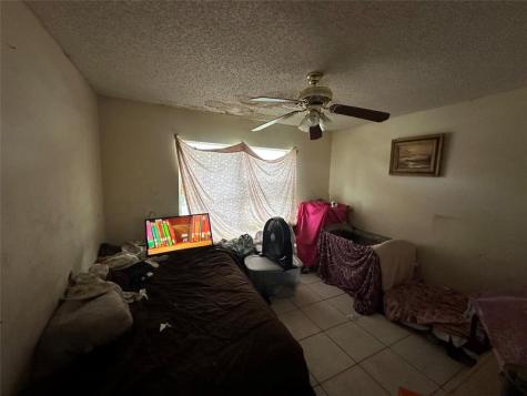 18476 NW 52nd Path Miami Gardens FL 33055