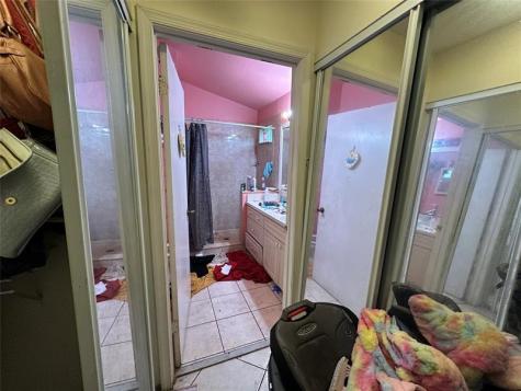 18476 NW 52nd Path Miami Gardens FL 33055