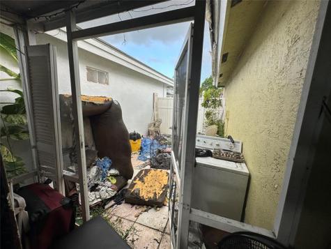 18476 NW 52nd Path Miami Gardens FL 33055