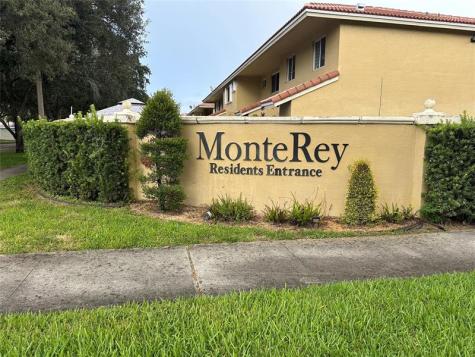 18476 NW 52nd Path Miami Gardens FL 33055