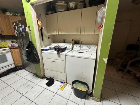 18476 NW 52nd Path Miami Gardens FL 33055