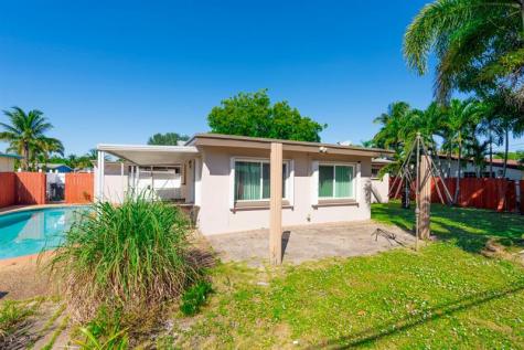 2016 SW 37th Avenue Fort Lauderdale FL 33312