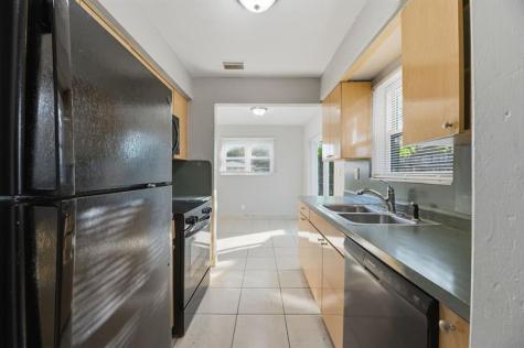 5649 SW 36th Court West Park FL 33023