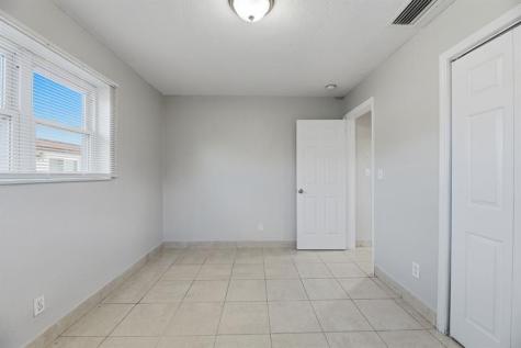 5649 SW 36th Court West Park FL 33023