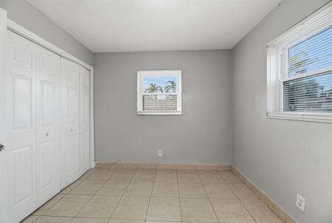 5649 SW 36th Court West Park FL 33023