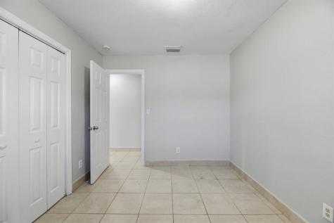 5649 SW 36th Court West Park FL 33023