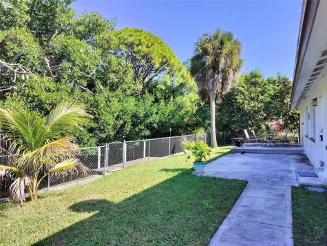 77 Cardinal Drive North Fort Myers FL 33917