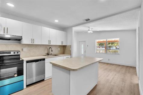 41 Miami Gardens Road West Park FL 33023