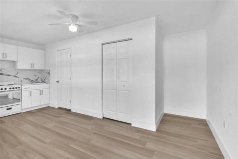 41 Miami Gardens Road West Park FL 33023