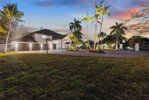 1704 SW 142nd Avenue Davie FL 33325