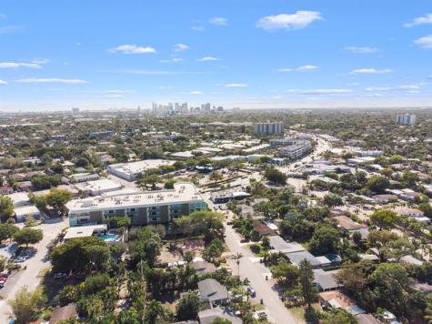 2420 NE 7th Avenue Wilton Manors FL 33305