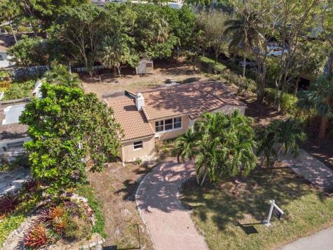 2420 NE 7th Avenue Wilton Manors FL 33305
