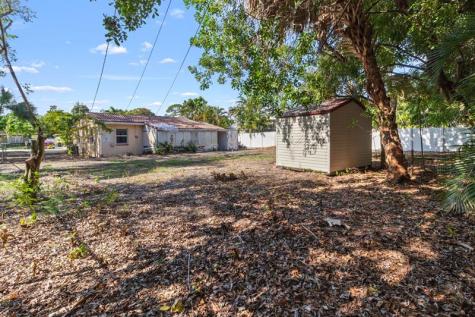 2420 NE 7th Avenue Wilton Manors FL 33305