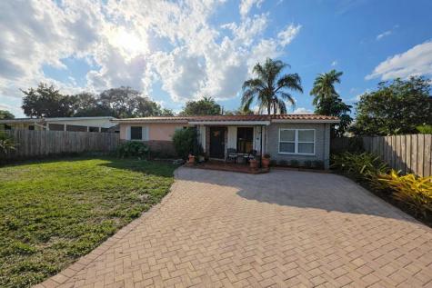 1017 SW 22nd Terrace Fort Lauderdale FL 33312