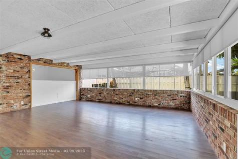 341 SE 8th Street Pompano Beach FL 33060