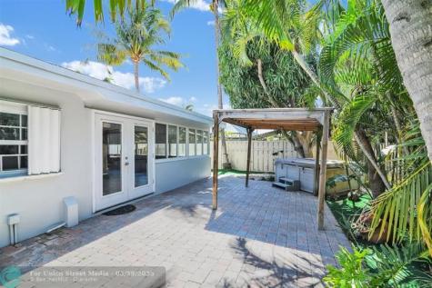 341 SE 8th Street Pompano Beach FL 33060