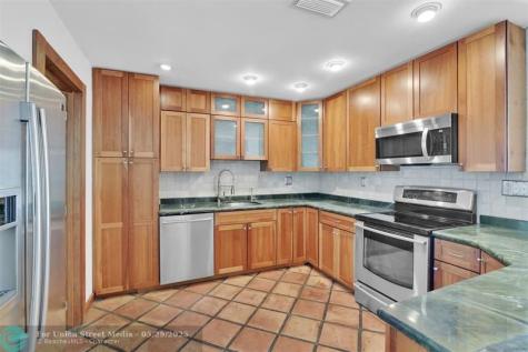 341 SE 8th Street Pompano Beach FL 33060