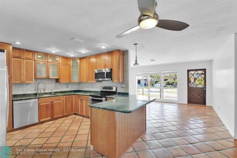 341 SE 8th Street Pompano Beach FL 33060