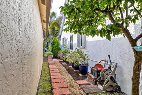 2460 Fiddleleaf Avenue Coconut Creek FL 33063