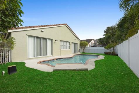 15624 SW 52nd Court Miramar FL 33027