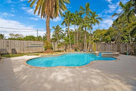 223 SE 7th Street Dania Beach FL 33004
