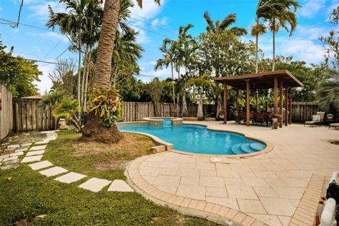223 SE 7th Street Dania Beach FL 33004