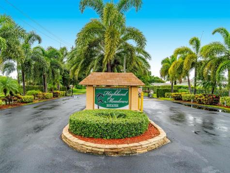 5347 NW 1st Way Deerfield Beach FL 33064
